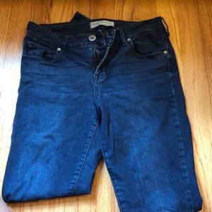 Skinny jeans dark wash